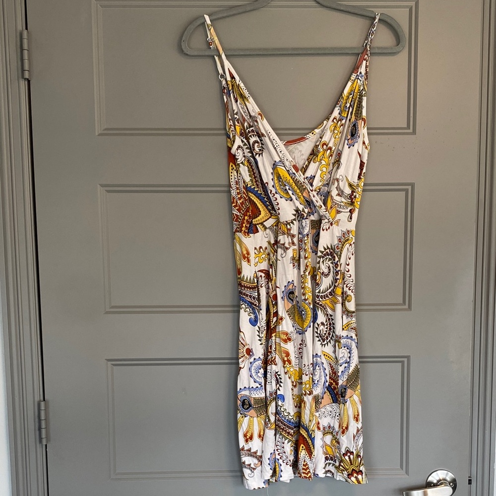 Elegant Paisley Midi Dress in White and Blue